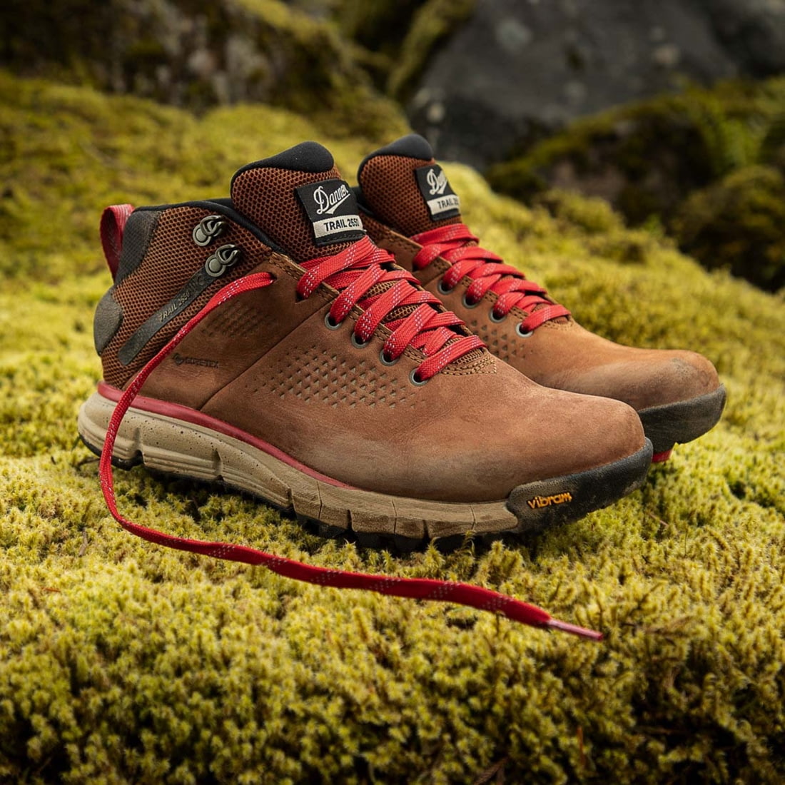 danner mid hiking boots